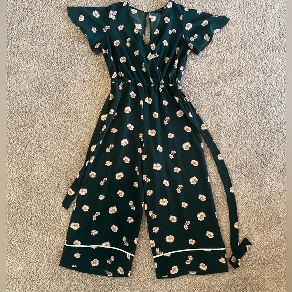 Floral Faux-Wrap Jumpsuit - Picture 4 of 9